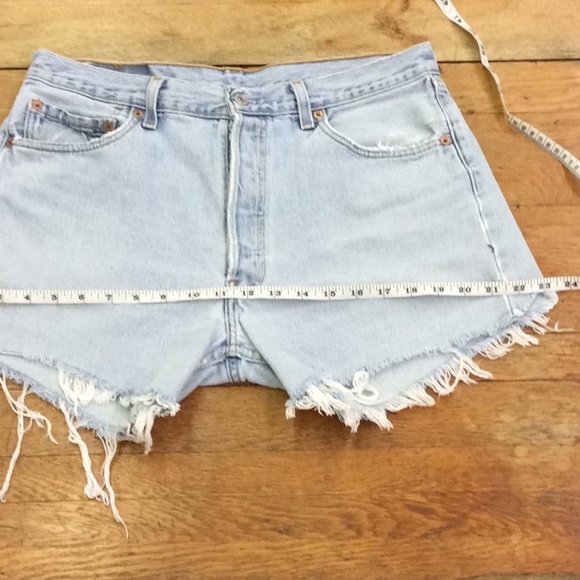 Levi’s Jean Shorts - Picture 7 of 8